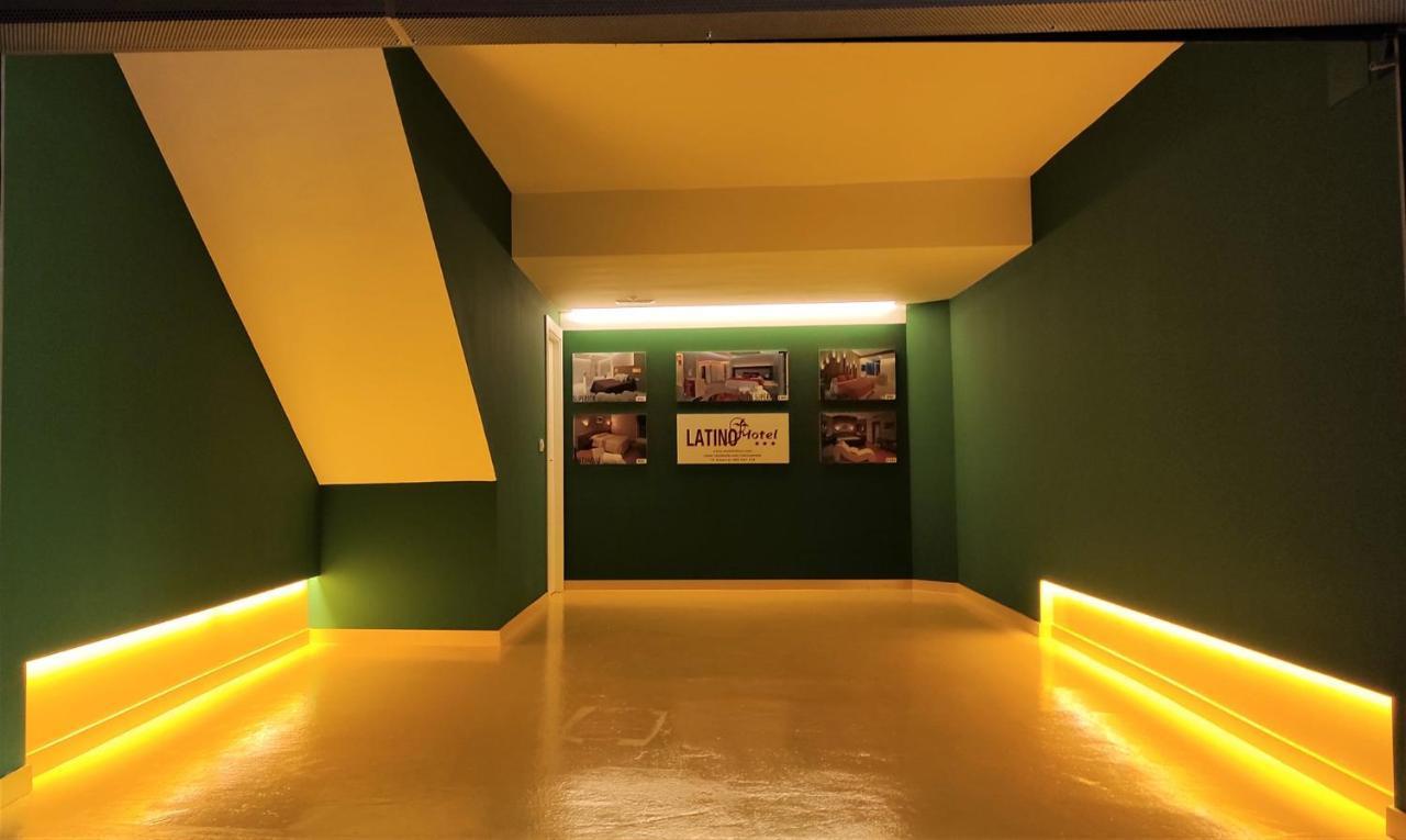 Motel Latino Llanera Kültér fotó