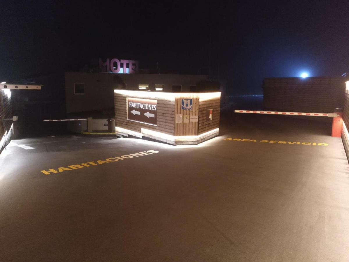 Motel Latino Llanera Kültér fotó